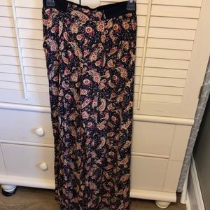 *****SOLD*****casual pants size xs